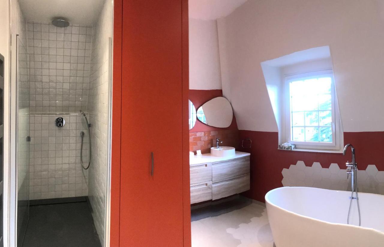 Appartement De 100M2 Dans Un Parc A 20 Mn Du Centre De Paris Garches Exterior photo